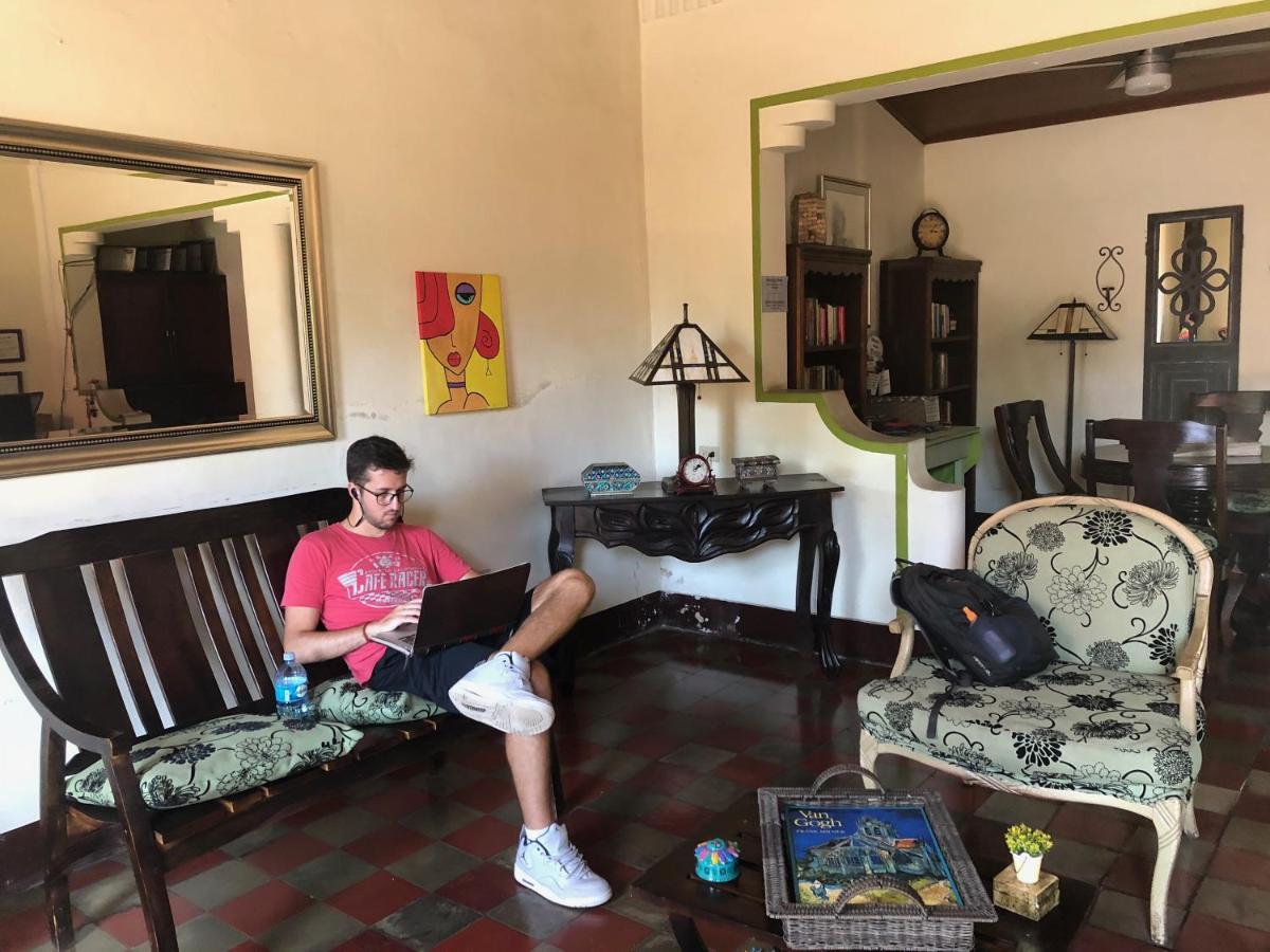 Casa Lula Leon Hostal Eksteriør billede